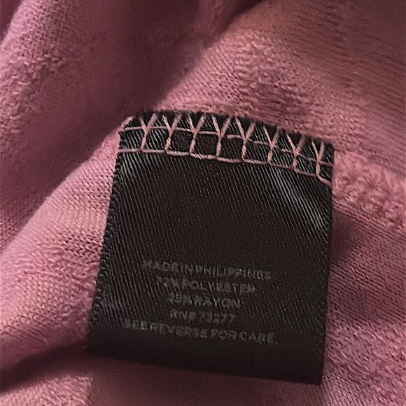 Vera Wang Women's Pink Textured Top! - Picture 6 of 7